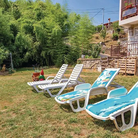 아파트 3 Bedroom Stunning In