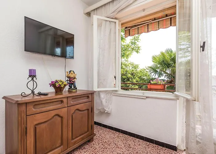 3 Bedroom Stunning In * Lovran