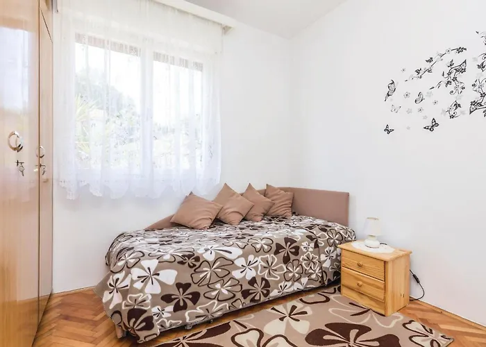Appartement 3 Bedroom Stunning In *