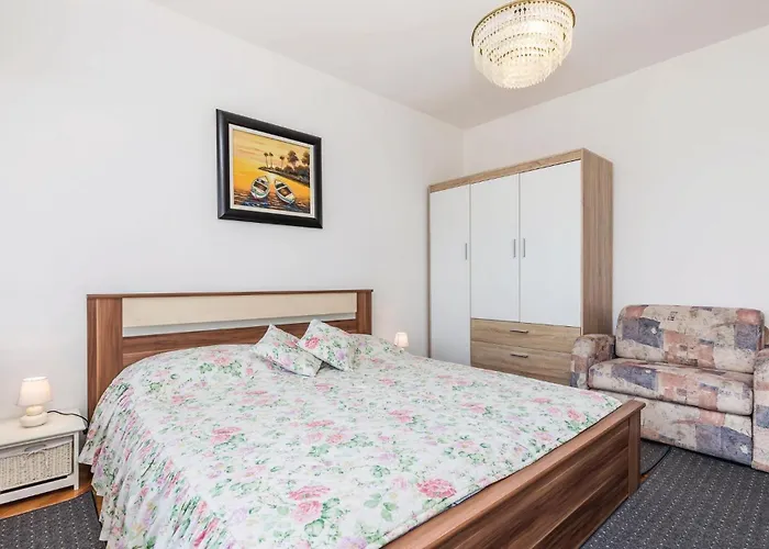3 Bedroom Stunning In Appartement *