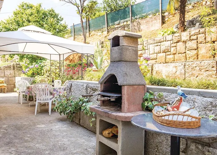 Appartement 3 Bedroom Stunning In Lovran