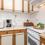 3 Bedroom Stunning In Apartament *