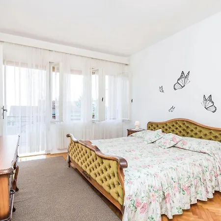 3 Bedroom Stunning In * Lovran