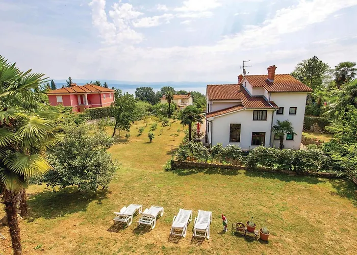 3 Bedroom Stunning In Appartement *